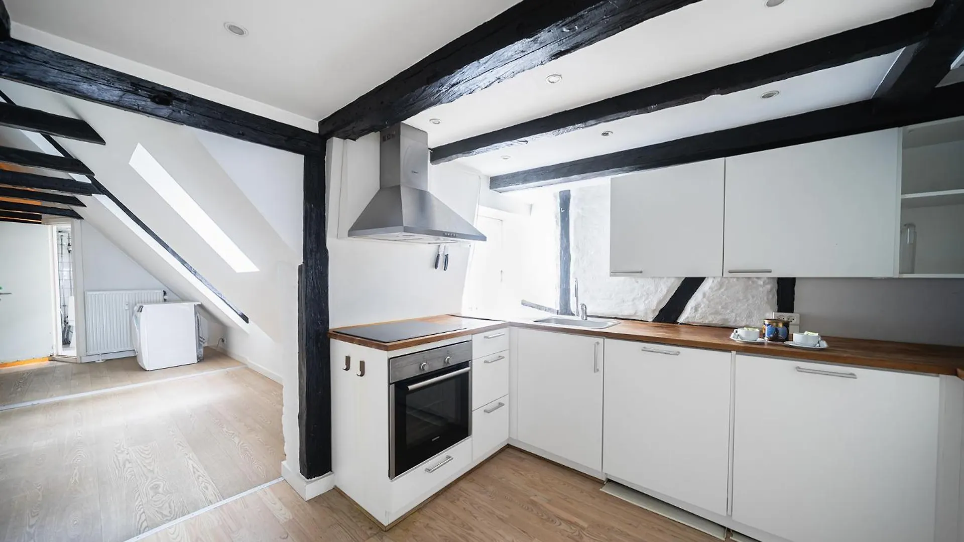 哥本哈根Charming 2-Bed Duplex In Great Location公寓